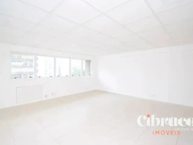 Sala à venda, no bairro Centro Cívico em Curitiba