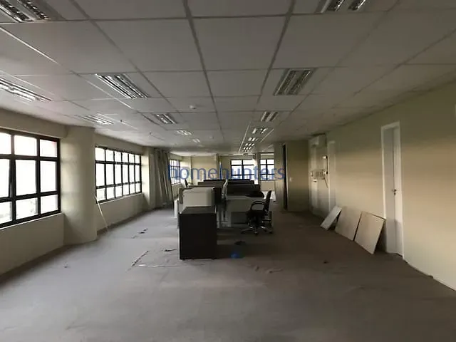 Sala com 340m², para alugar, no bairro Vila Brandina em Campinas