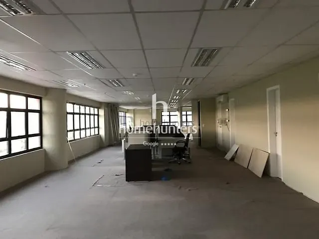 Sala com 340m², para alugar, no bairro Vila Brandina em Campinas