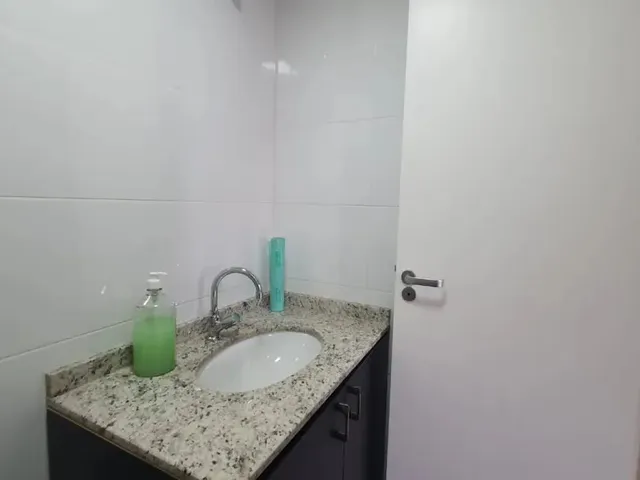 Sala 1 quarto e 1 banheiro, à venda, no bairro Portão em Curitiba
