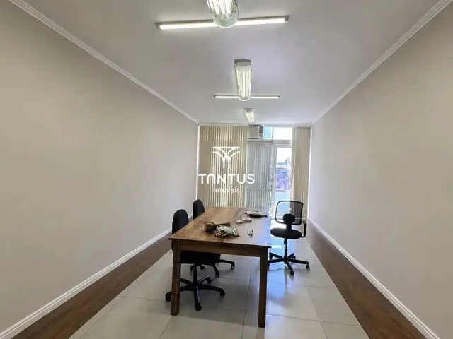 Sala à venda, no bairro Centro em Curitiba