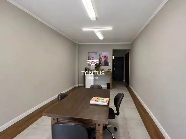 Sala à venda, no bairro Centro em Curitiba