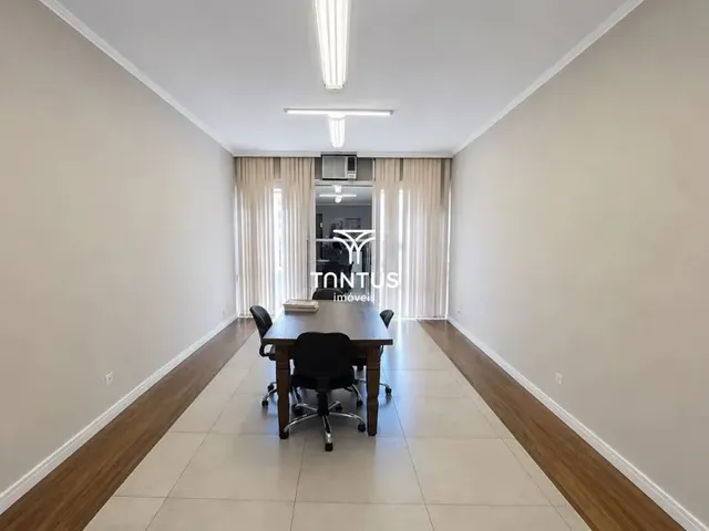 Sala à venda, no bairro Centro em Curitiba