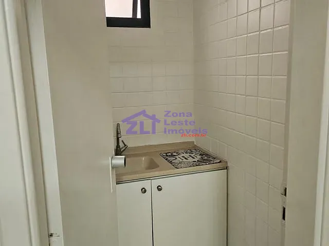 Sala para alugar, no bairro Vila Carrão em São Paulo