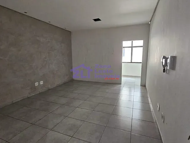 Sala com 150m², para alugar, no bairro Vila Marieta em São Paulo