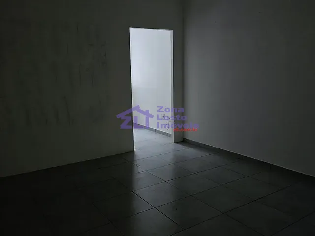 Sala com 150m², para alugar, no bairro Vila Marieta em São Paulo