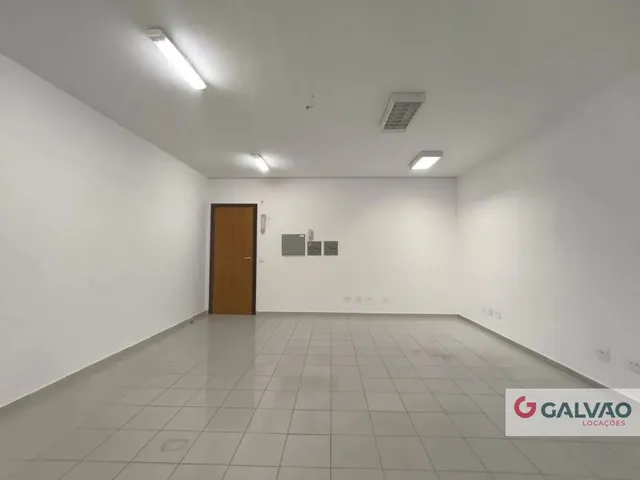 Sala para alugar, no bairro Ahú em Curitiba