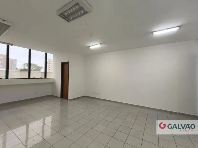 Sala para alugar, no bairro Ahú em Curitiba