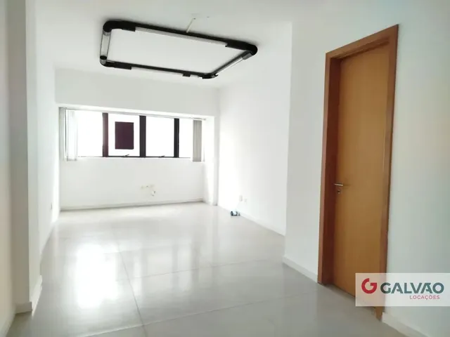Sala para alugar, no bairro Água Verde em Curitiba