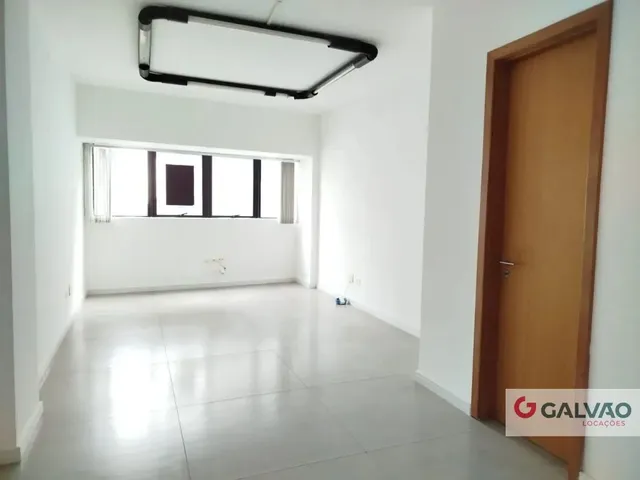 Sala para alugar, no bairro Água Verde em Curitiba