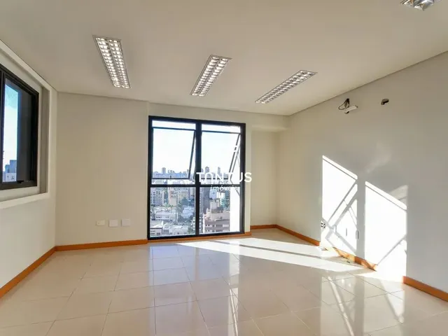 Sala à venda, no bairro Batel em Curitiba