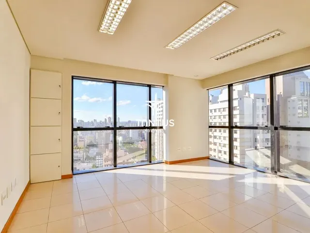 Sala à venda, no bairro Batel em Curitiba