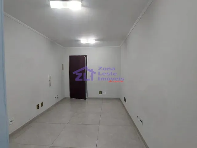 Sala para alugar, no bairro Sítio Pinheirinho em São Paulo