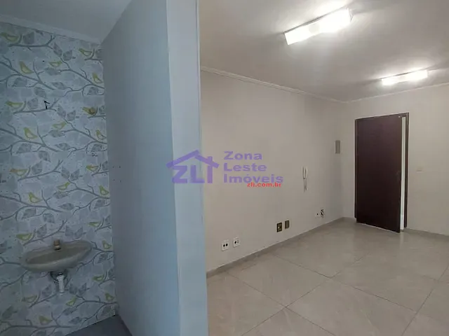 Sala para alugar, no bairro Sítio Pinheirinho em São Paulo