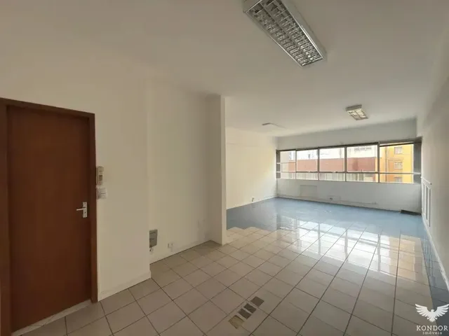 Sala à venda, no bairro Centro em Curitiba