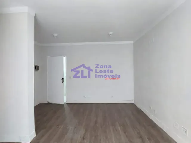Sala para alugar, no bairro Sítio Pinheirinho em São Paulo