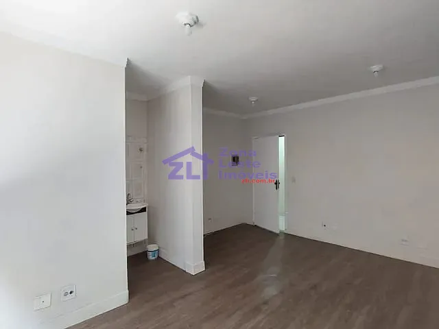 Sala para alugar, no bairro Sítio Pinheirinho em São Paulo