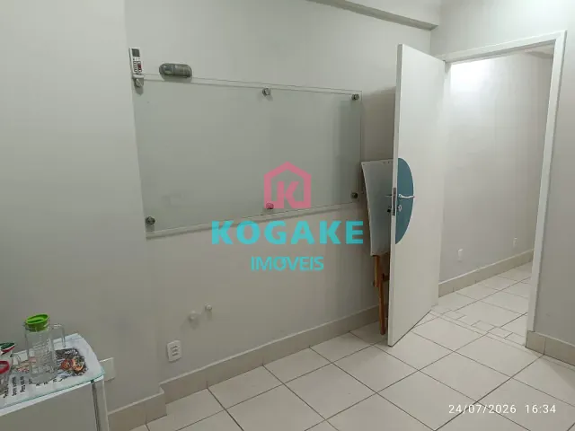 Sala com 35m², à venda, no bairro Jardim São Dimas em São José dos Campos