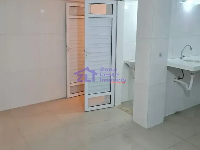Sala com 32m², para alugar, no bairro Vila Prudente em São Paulo