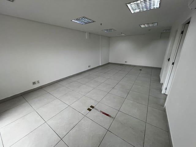 Foto do Conjunto comercial - conjunto/comercial 65m², av nacoes unidas/Jardim Dom Bosco – 65m² com Sacada e Área Verde | Paulista Imóveis