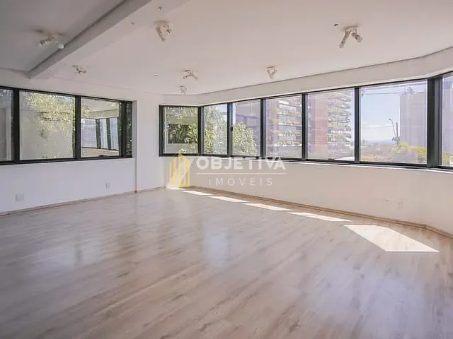 Sala com 60m², para alugar, no bairro Auxiliadora em Porto Alegre
