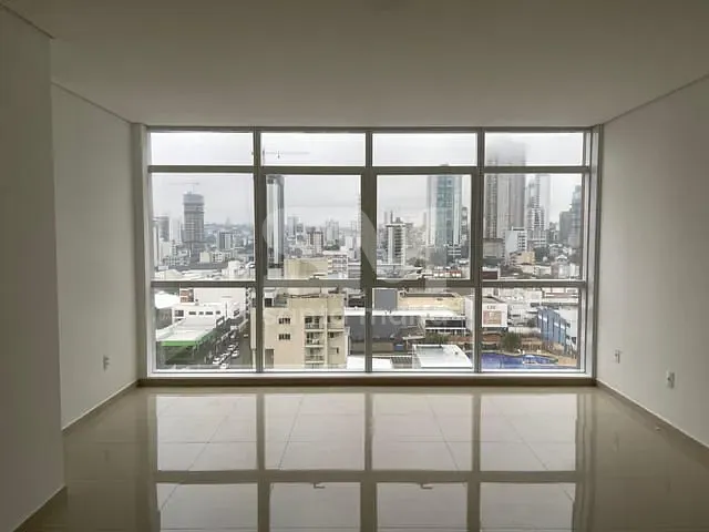 Sala com 77m², para alugar, no bairro Centro em Chapecó