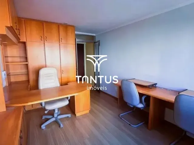 Sala à venda, no bairro Centro em Curitiba