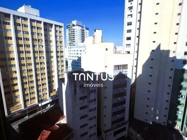 Sala à venda, no bairro Centro em Curitiba