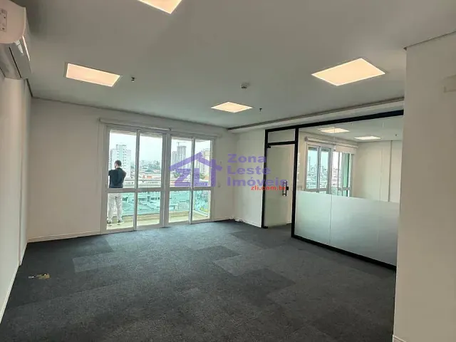 Sala com 167m², para alugar, no bairro Vila Carrão em São Paulo