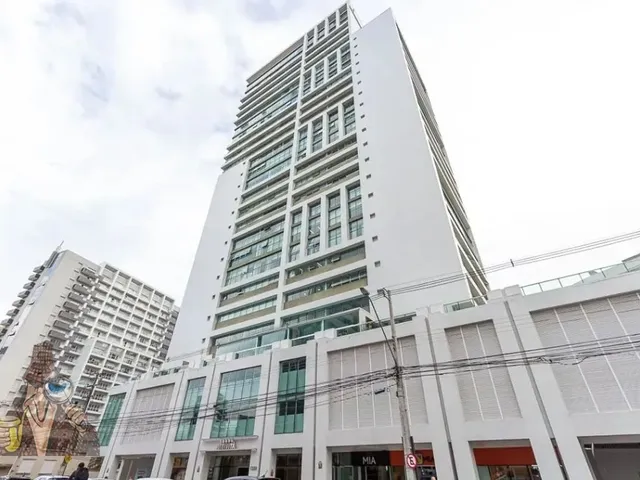 Sala à venda, no bairro Água Verde em Curitiba
