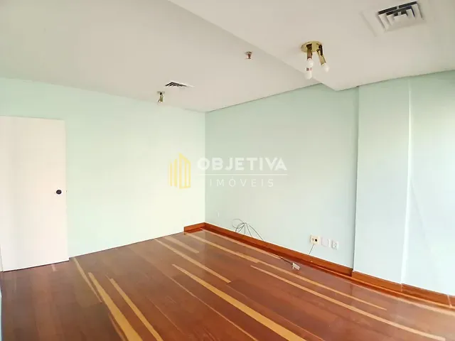 Sala à venda, no bairro Auxiliadora em Porto Alegre