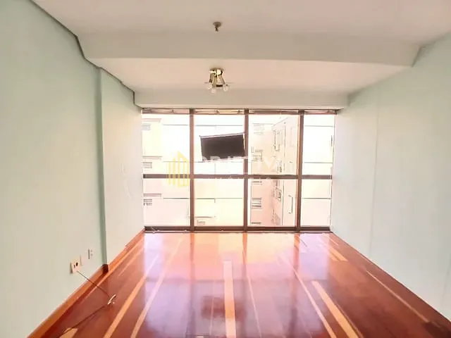 Sala à venda, no bairro Auxiliadora em Porto Alegre