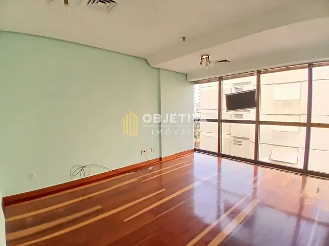 Sala à venda, no bairro Auxiliadora em Porto Alegre