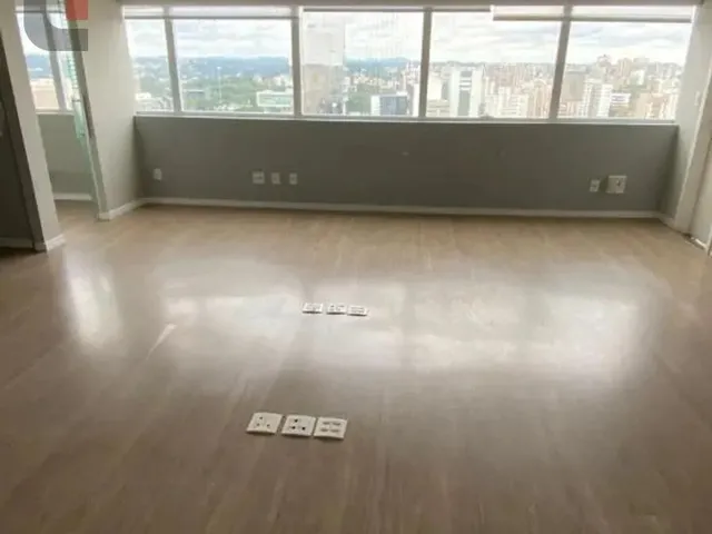 Sala para alugar, no bairro Centro Cívico em Curitiba