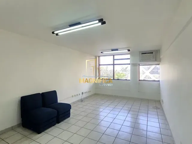 Sala à venda, no bairro Água Verde em Curitiba