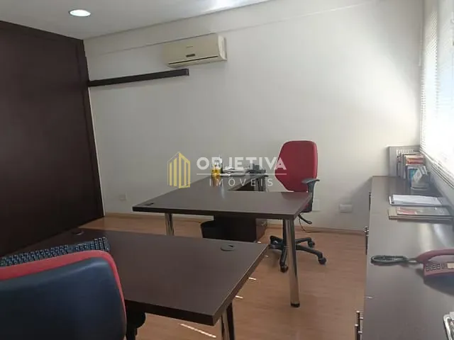 Sala com 157m², à venda, no bairro Auxiliadora em Porto Alegre