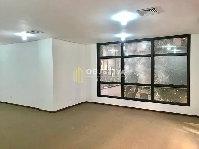 Sala à venda ou para alugar, no bairro Floresta em Porto Alegre