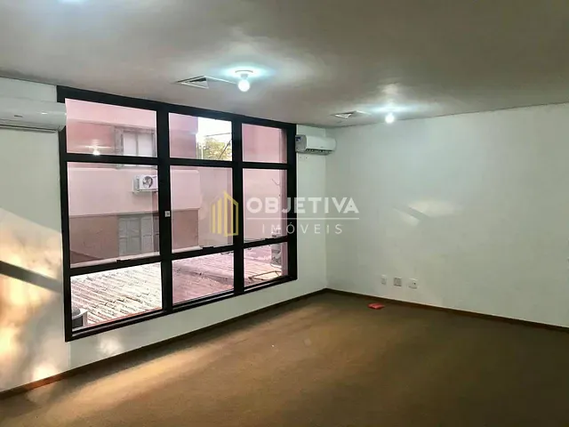 Sala à venda ou para alugar, no bairro Floresta em Porto Alegre