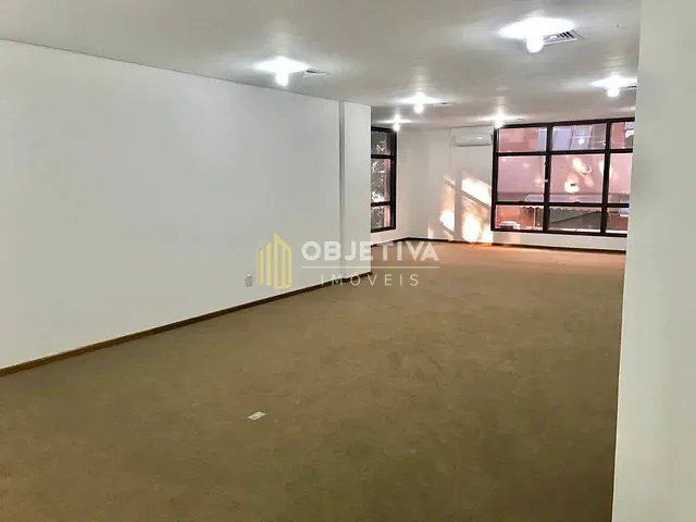Sala para alugar, no bairro Floresta em Porto Alegre