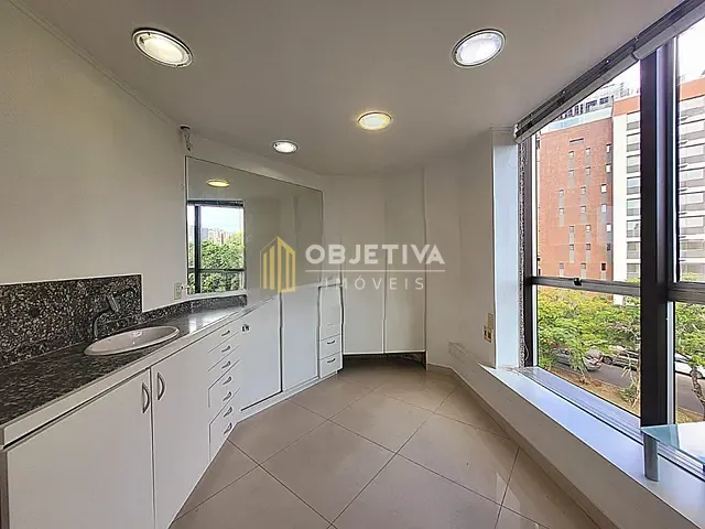 Sala com 58m², para alugar, no bairro Independência em Porto Alegre