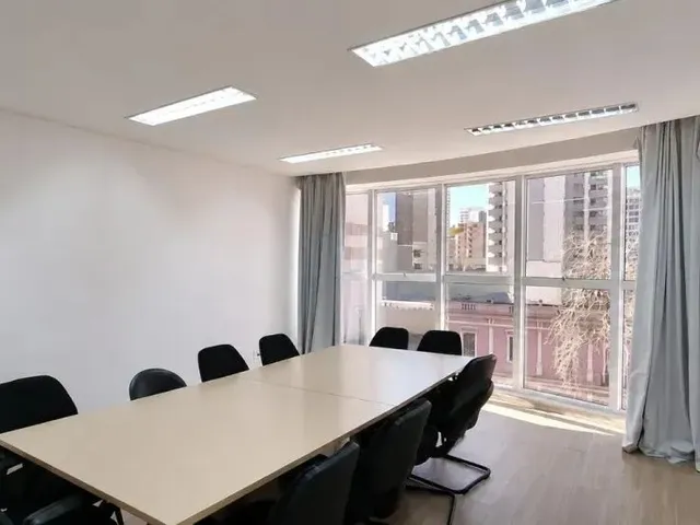 Sala à venda, no bairro Centro em Curitiba