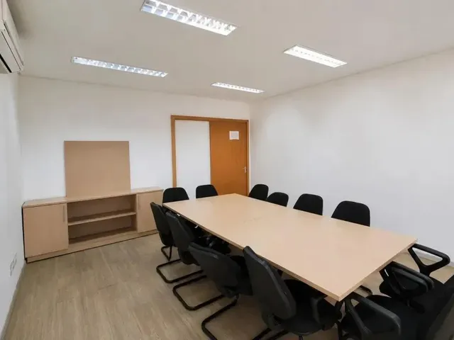 Sala à venda, no bairro Centro em Curitiba