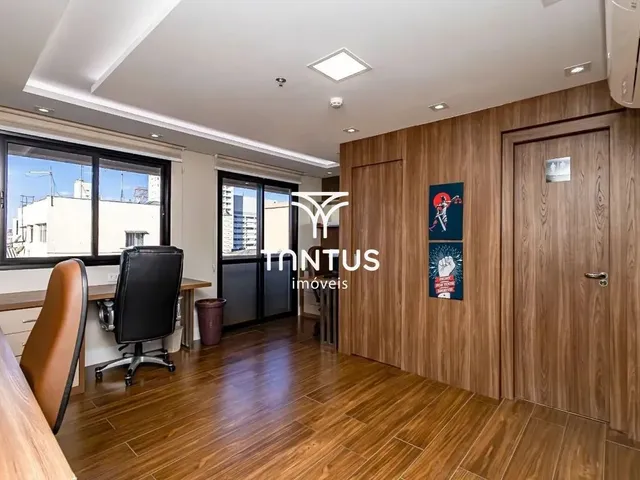 Sala à venda, no bairro Centro em Curitiba