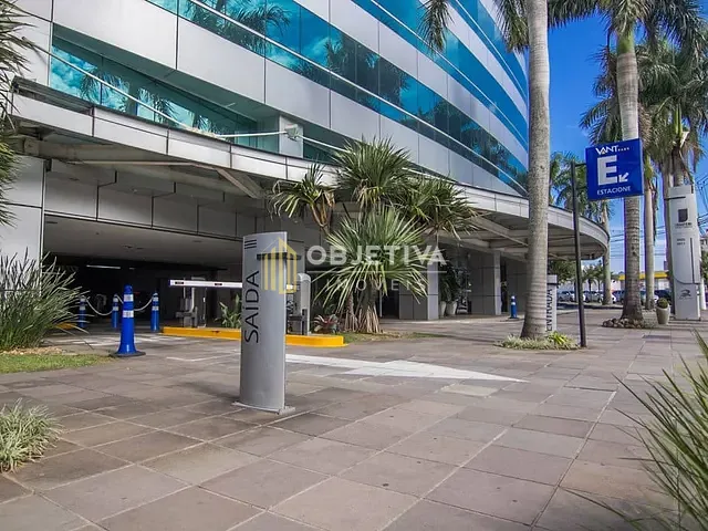 Sala para alugar, no bairro Chácara das Pedras em Porto Alegre