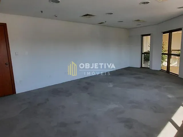 Sala para alugar, no bairro Moinhos de Vento em Porto Alegre