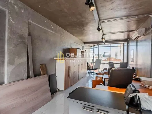 Sala à venda, no bairro Moinhos de Vento em Porto Alegre