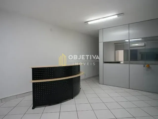 Sala à venda ou para alugar, no bairro Centro Histórico em Porto Alegre