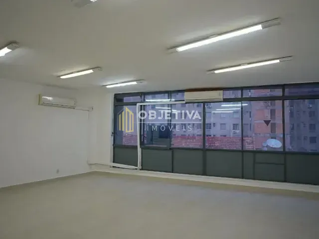 Sala à venda ou para alugar, no bairro Centro Histórico em Porto Alegre