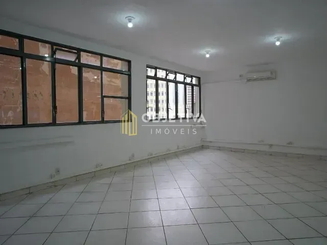 Sala à venda ou para alugar, no bairro Centro Histórico em Porto Alegre