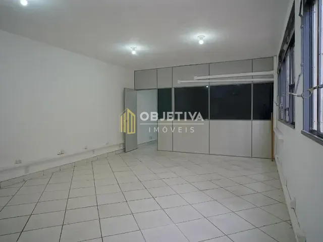 Sala à venda ou para alugar, no bairro Centro Histórico em Porto Alegre